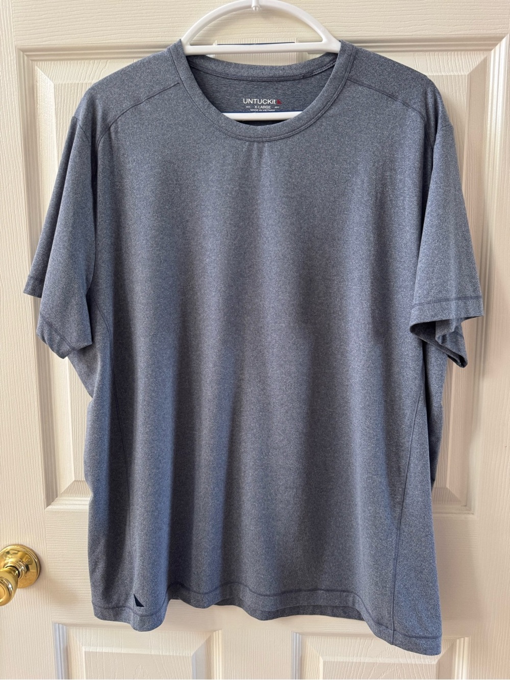 UNTUCKit Men's Performance Crew Neck Shirt
